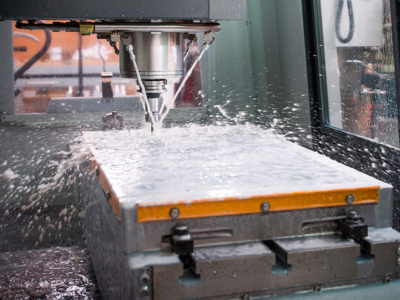 Fluido para corte de vidro.